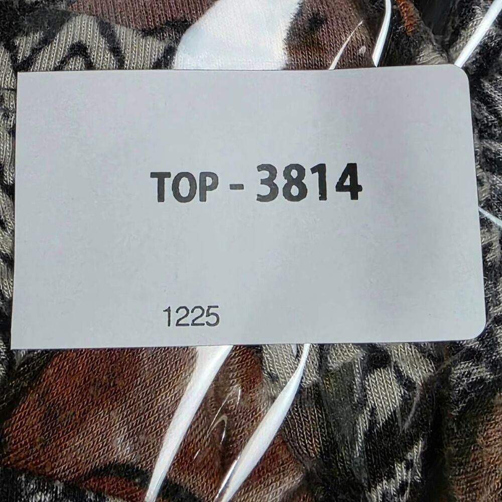 Daytrip M Floral Criss Cross Top - Picture 8 of 8
